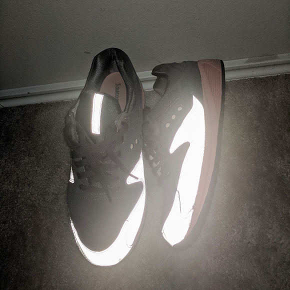 sneakers - Picture 2 of 3